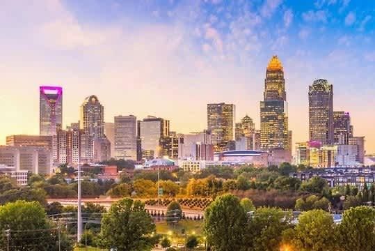 Urban Retreat Walk To Stadiums & Uptown, Including Parking & Gym
