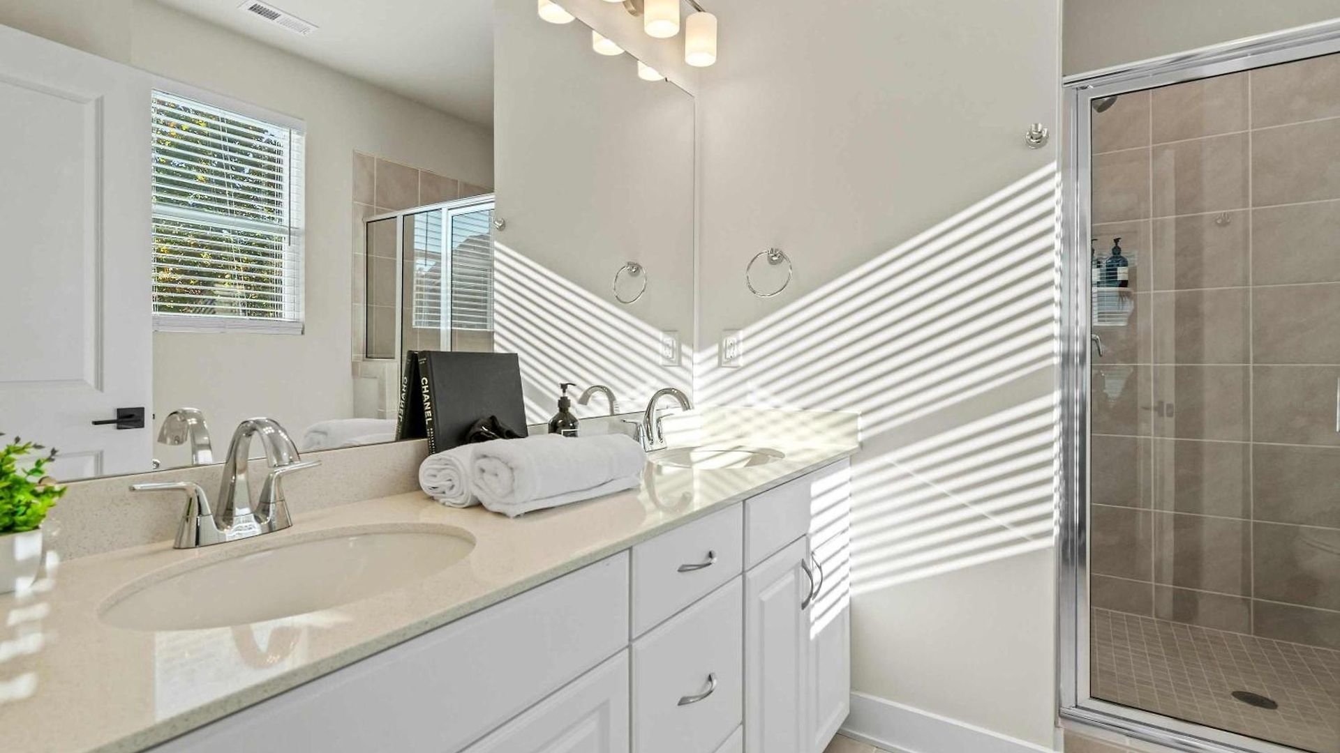 3br Townhouse King Bed Rooftop Uptown Clt Holiday home *