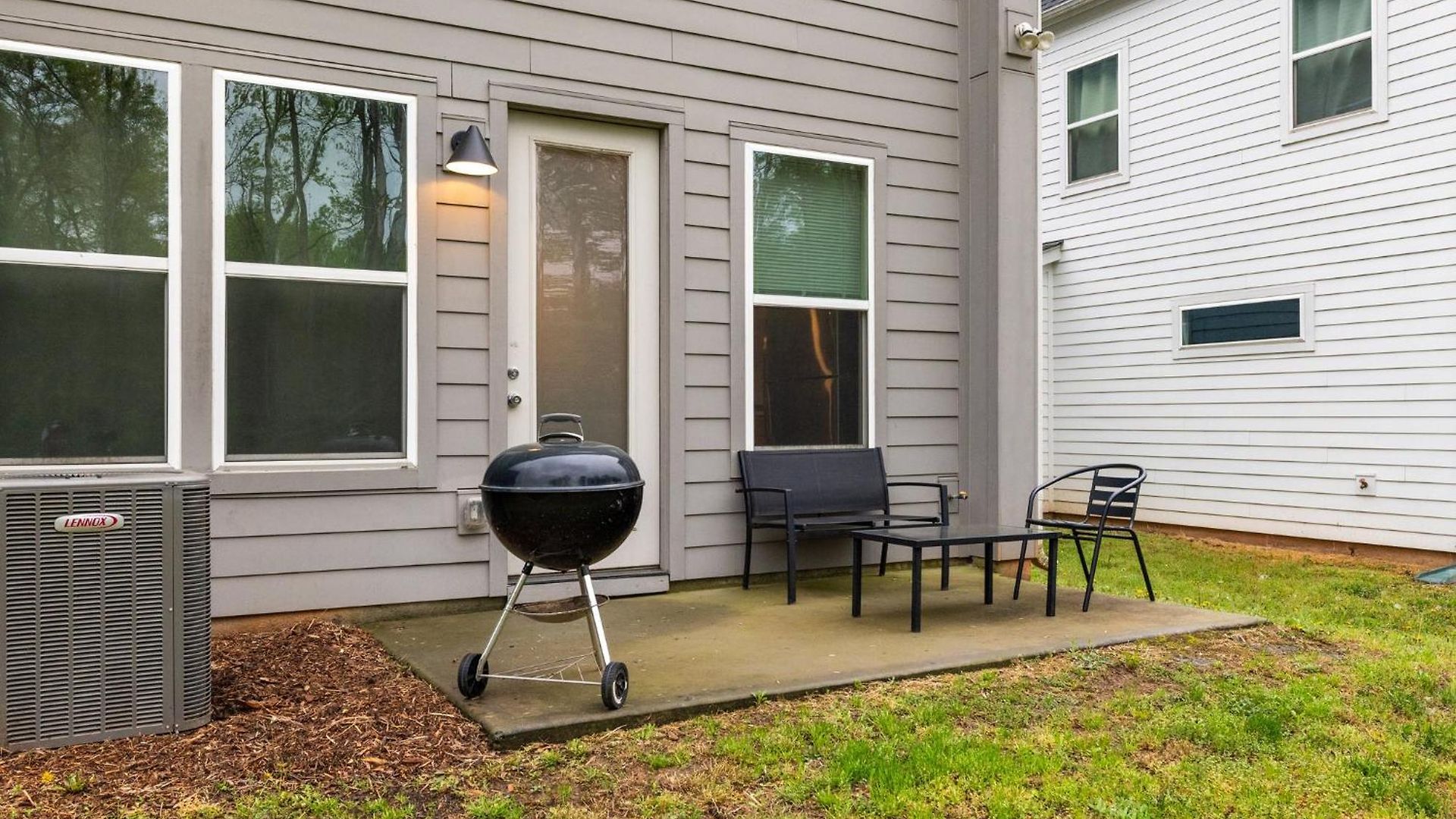 Spacious King Ste*pool Table*mins To Noda & Uptwn!