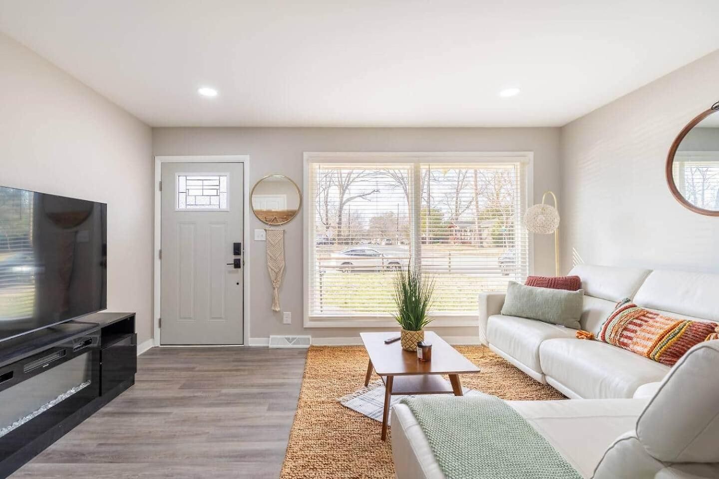 W/ Spacious Outdoor Space *