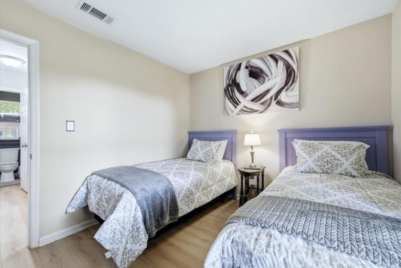 Uptown 3br Oasis - Ice Bath, Firepit, Private Yard *