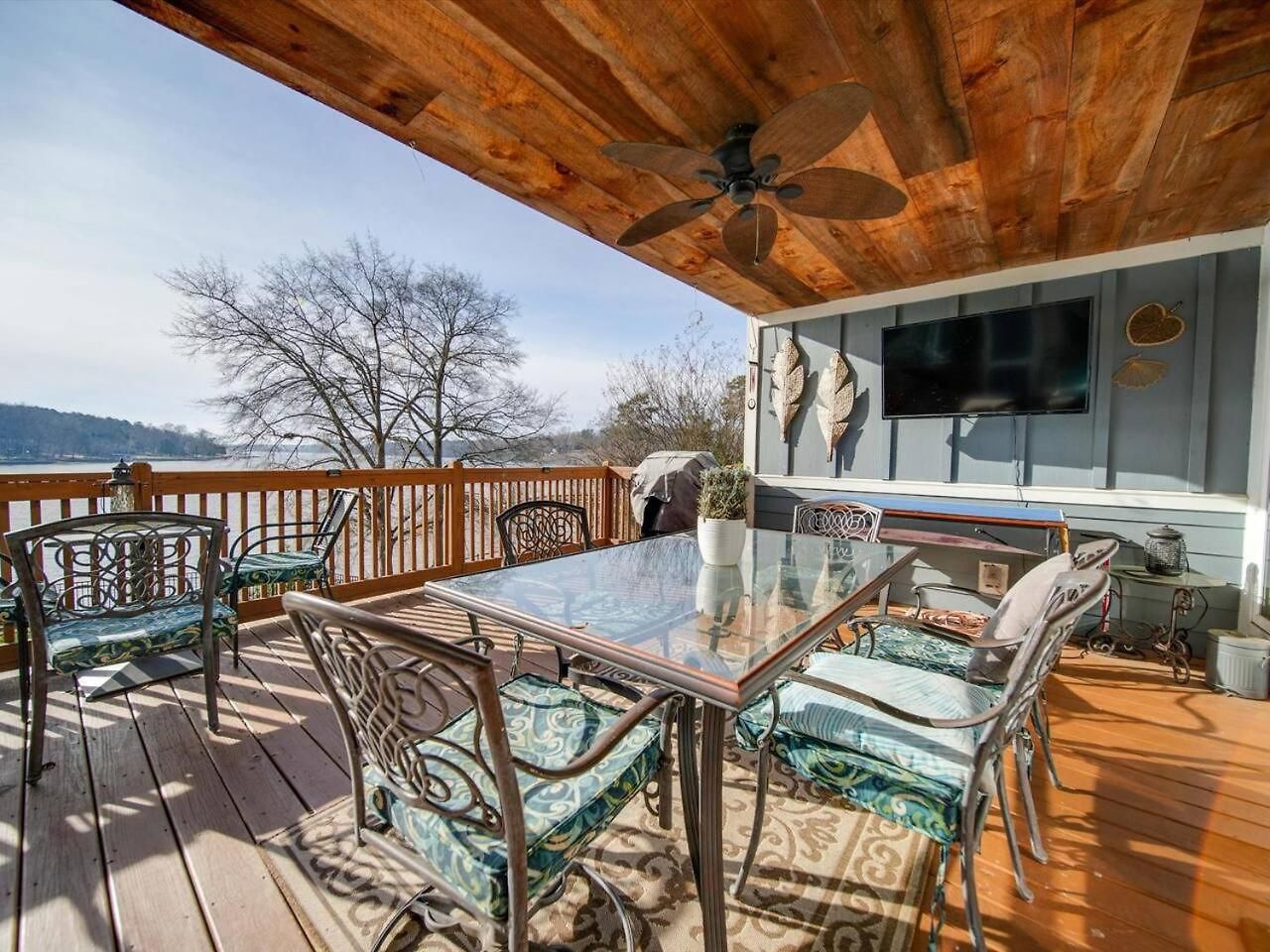 Holiday home Du - Lakefront Retreat Charlotte