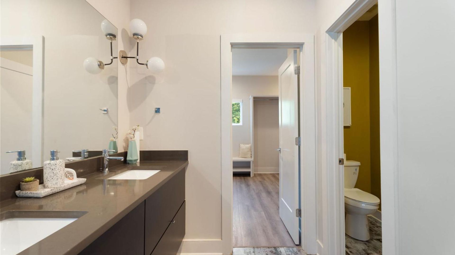 Charming 3br With Patio Charlotte