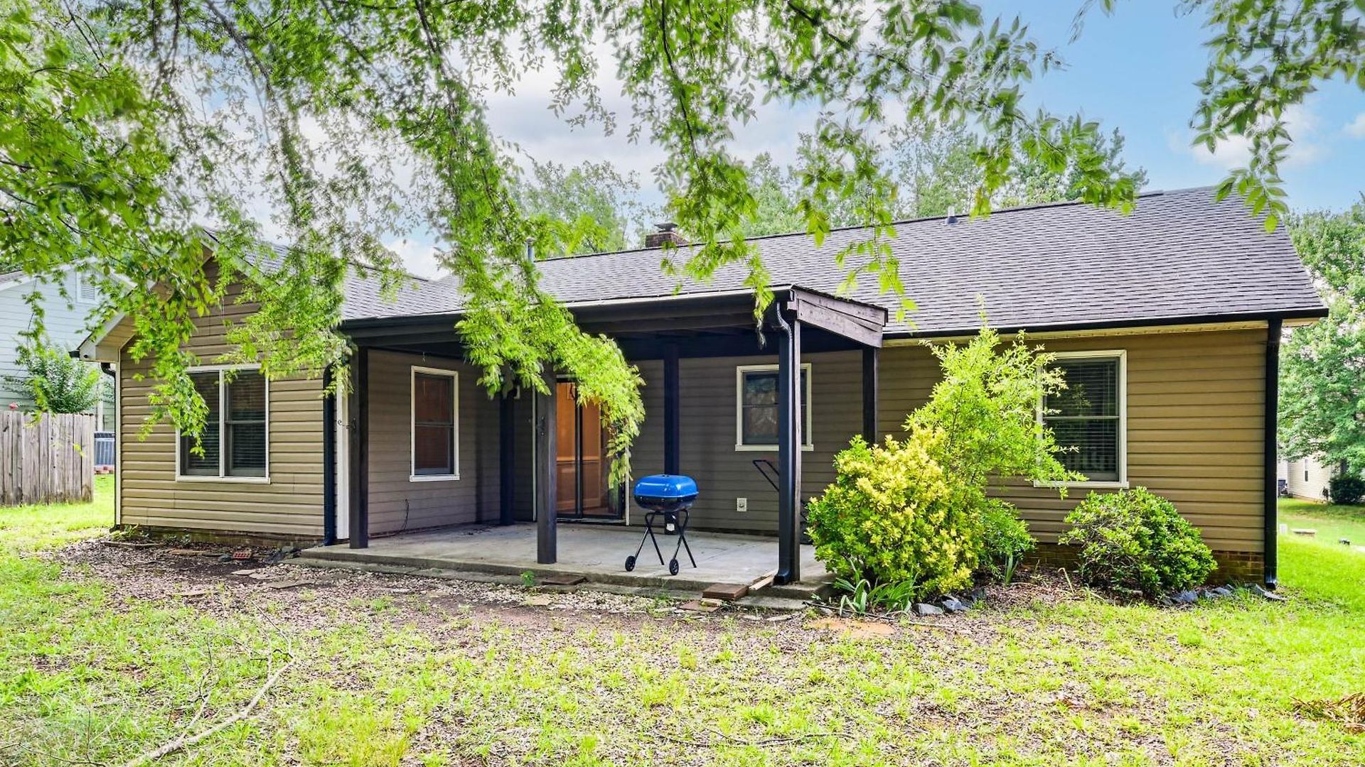 Holiday home 7 Mi To Truliant Amphitheater! Bring Your Pup Charlotte