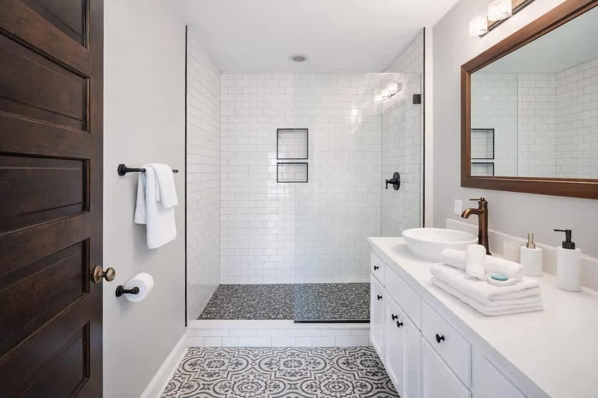 Alice & Wonderland Wellness Themed Uptown Spot Holiday home