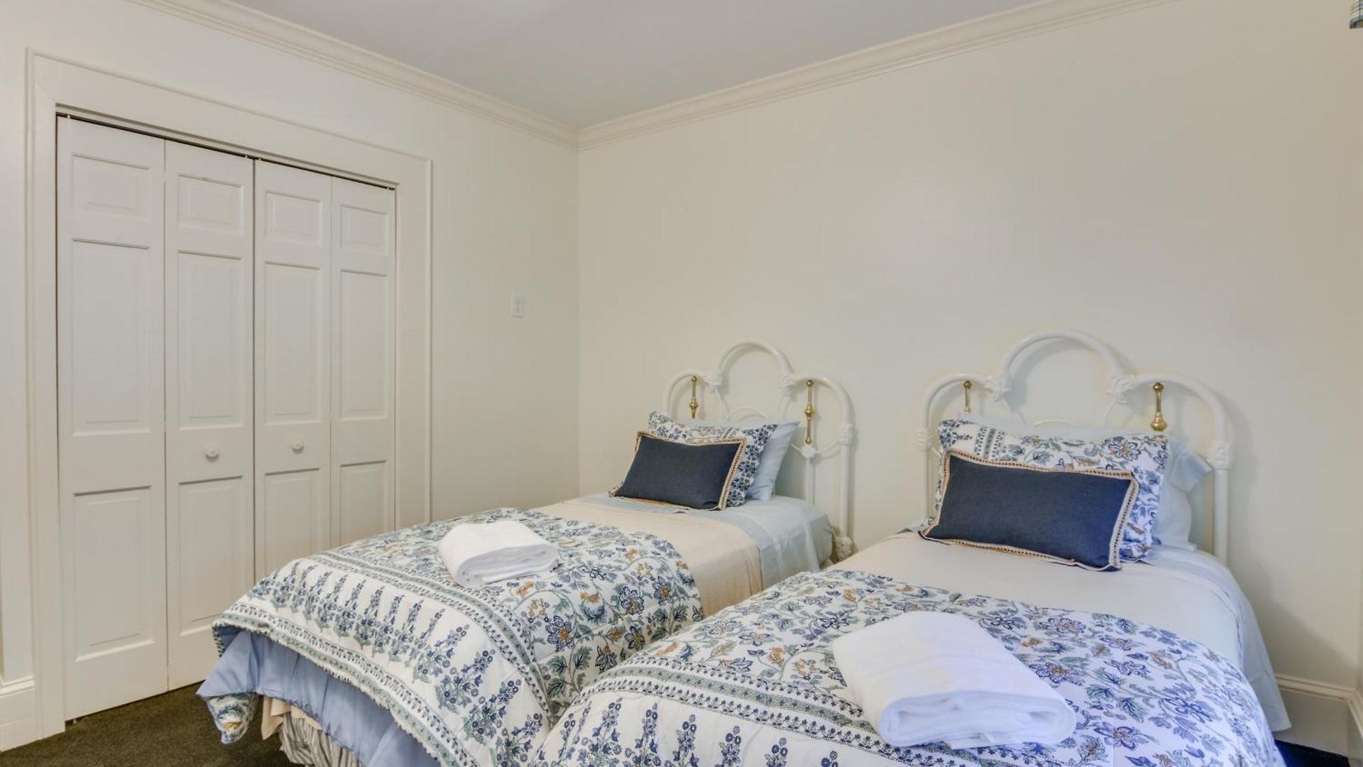 Holiday home Walk To Dtwn! Historic & Elegant Gem In
