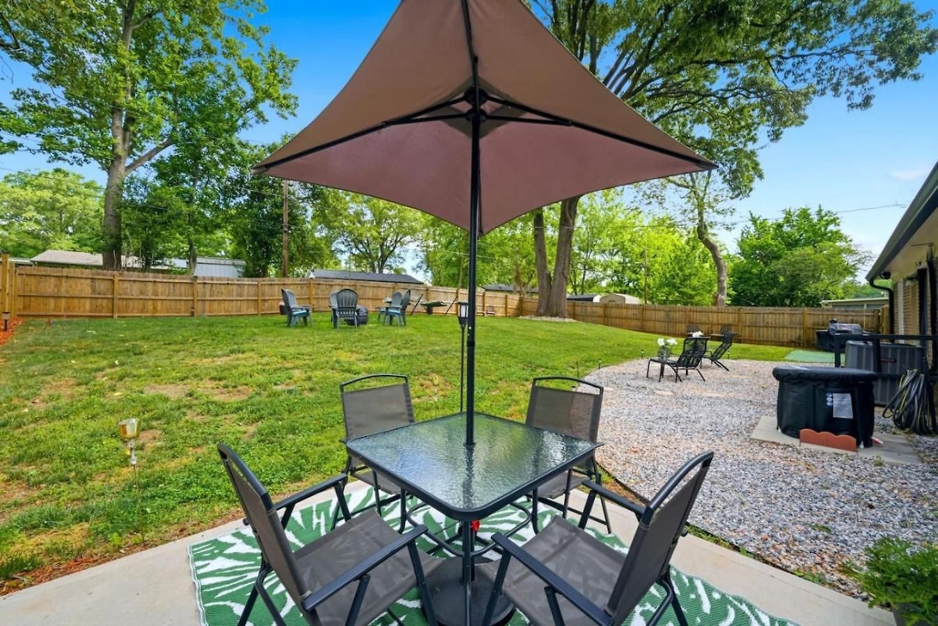 Holiday home Uptown 3br Oasis - Ice Bath, Firepit, Private Yard *