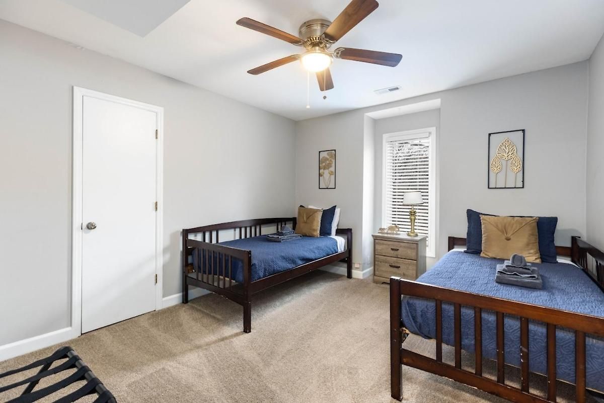 Poolside Paradise In The Heart Of Holiday home Charlotte