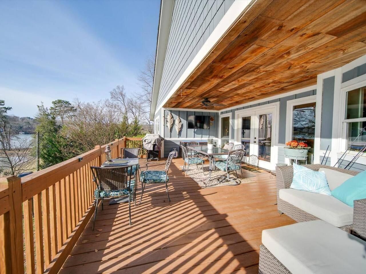 Holiday home Du - Lakefront Retreat Charlotte