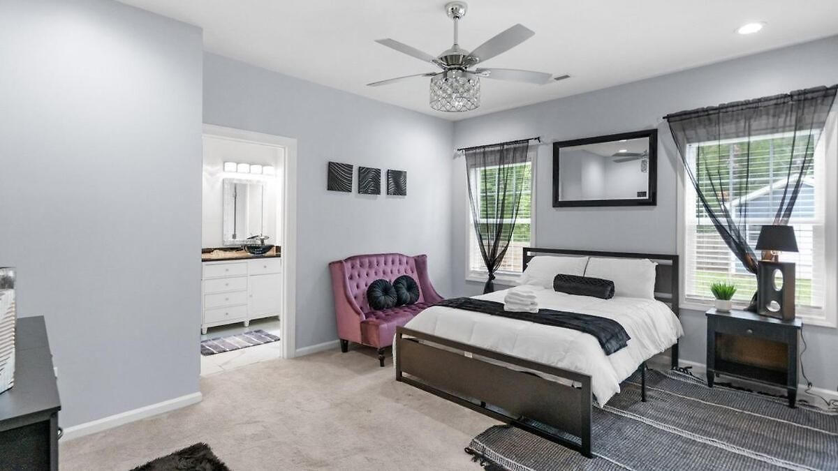 Holiday home New Near Motor Speedway, Concord Mills And Uncc