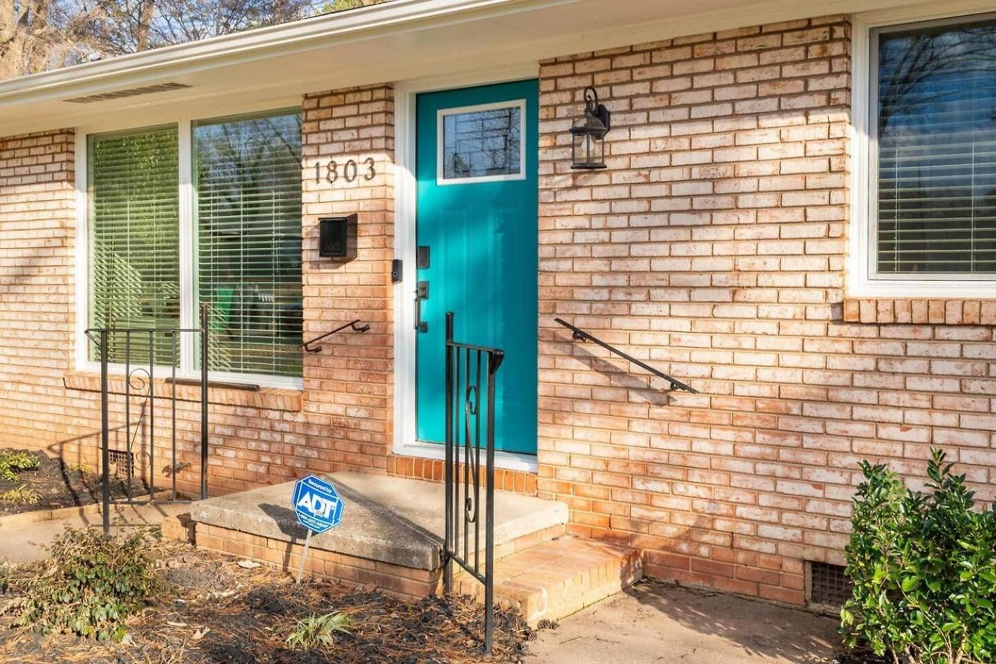 Holiday home W/ Spacious Outdoor Space Charlotte