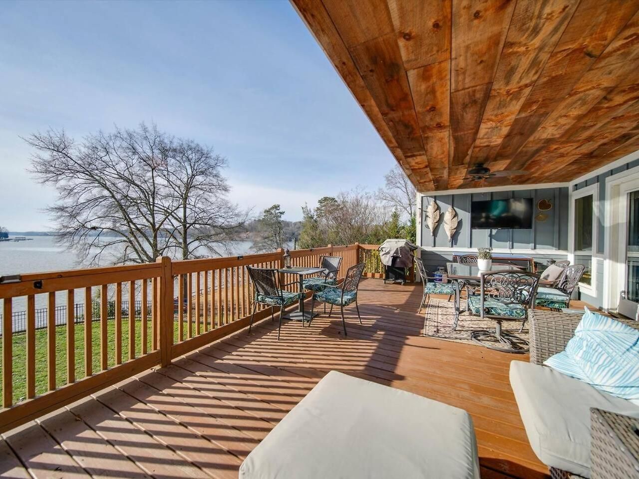 Holiday home Du - Lakefront Retreat Charlotte