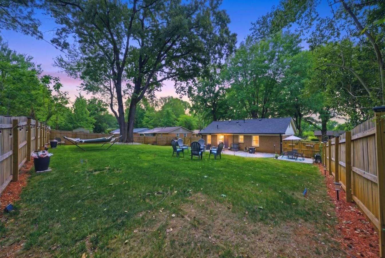 Holiday home Uptown 3br Oasis - Ice Bath, Firepit, Private Yard