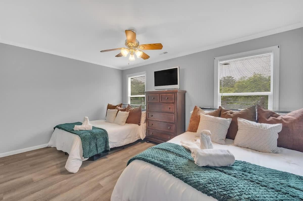 King Bed - Large Yard - Near Uncc - Concord Mills Holiday home