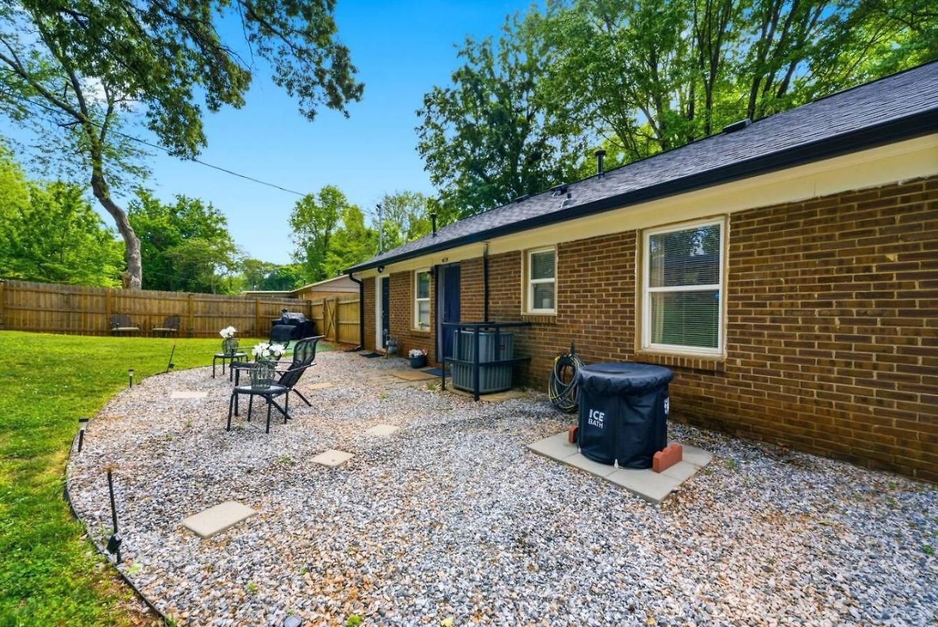 Uptown 3br Oasis - Ice Bath, Firepit, Private Yard