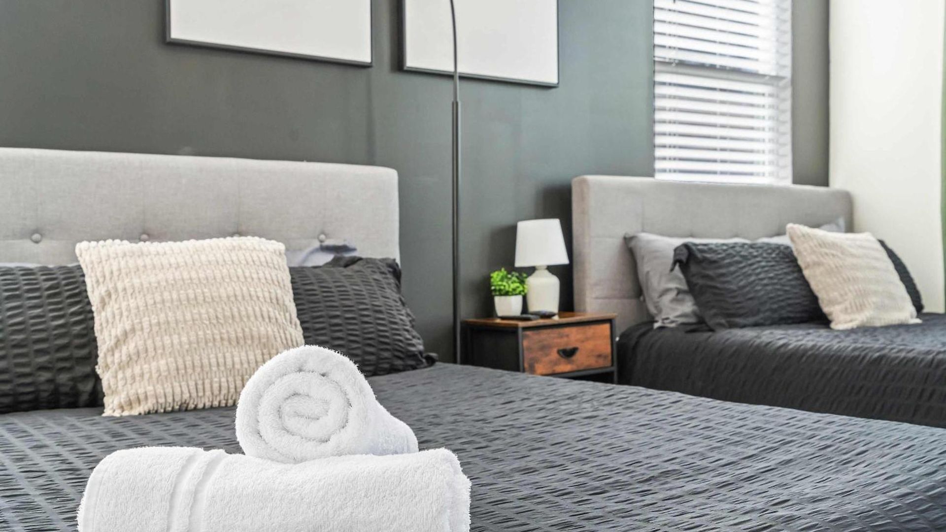 Holiday home 3br Townhouse King Bed Rooftop Uptown Clt
