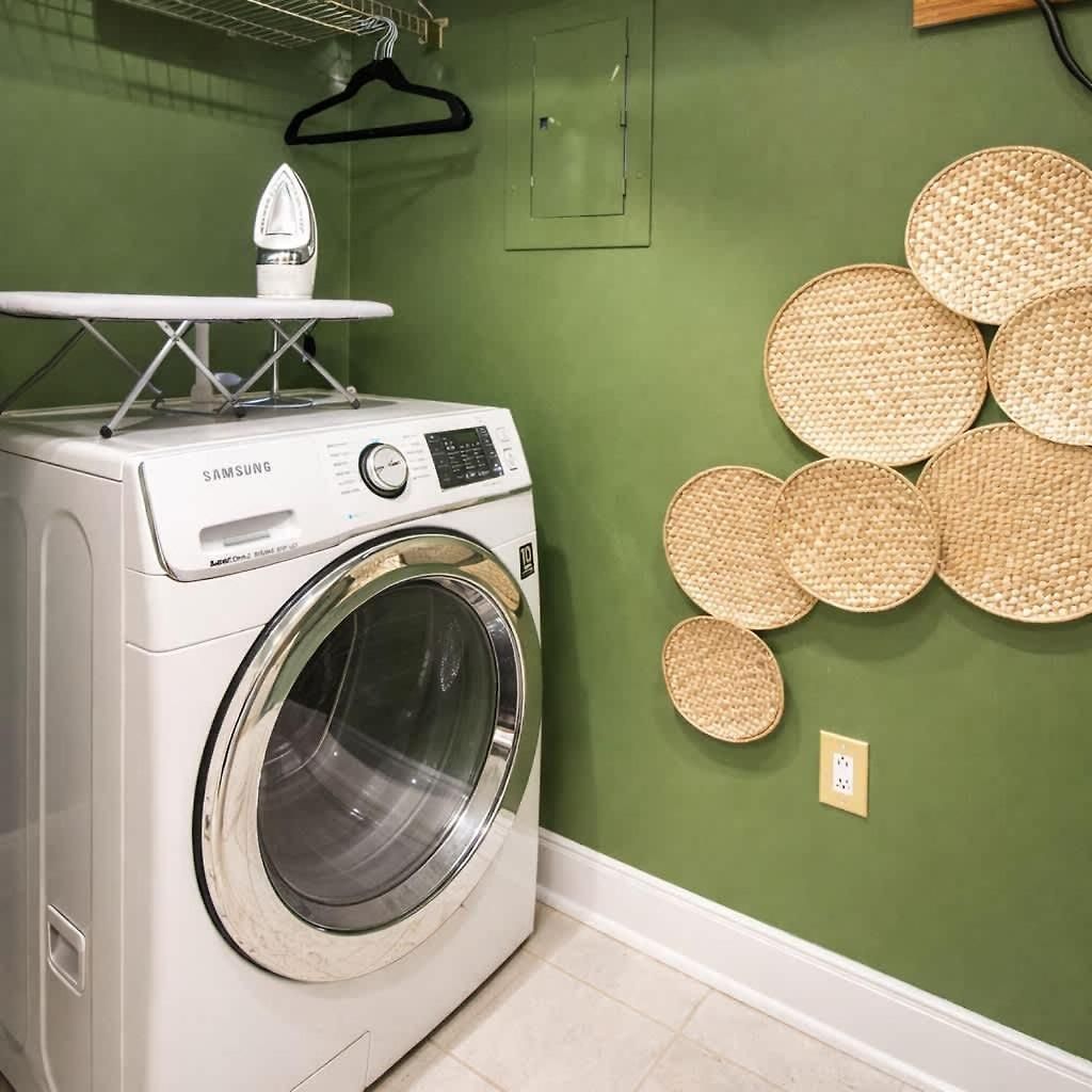 Alice & Wonderland Wellness Themed Uptown Spot Holiday home