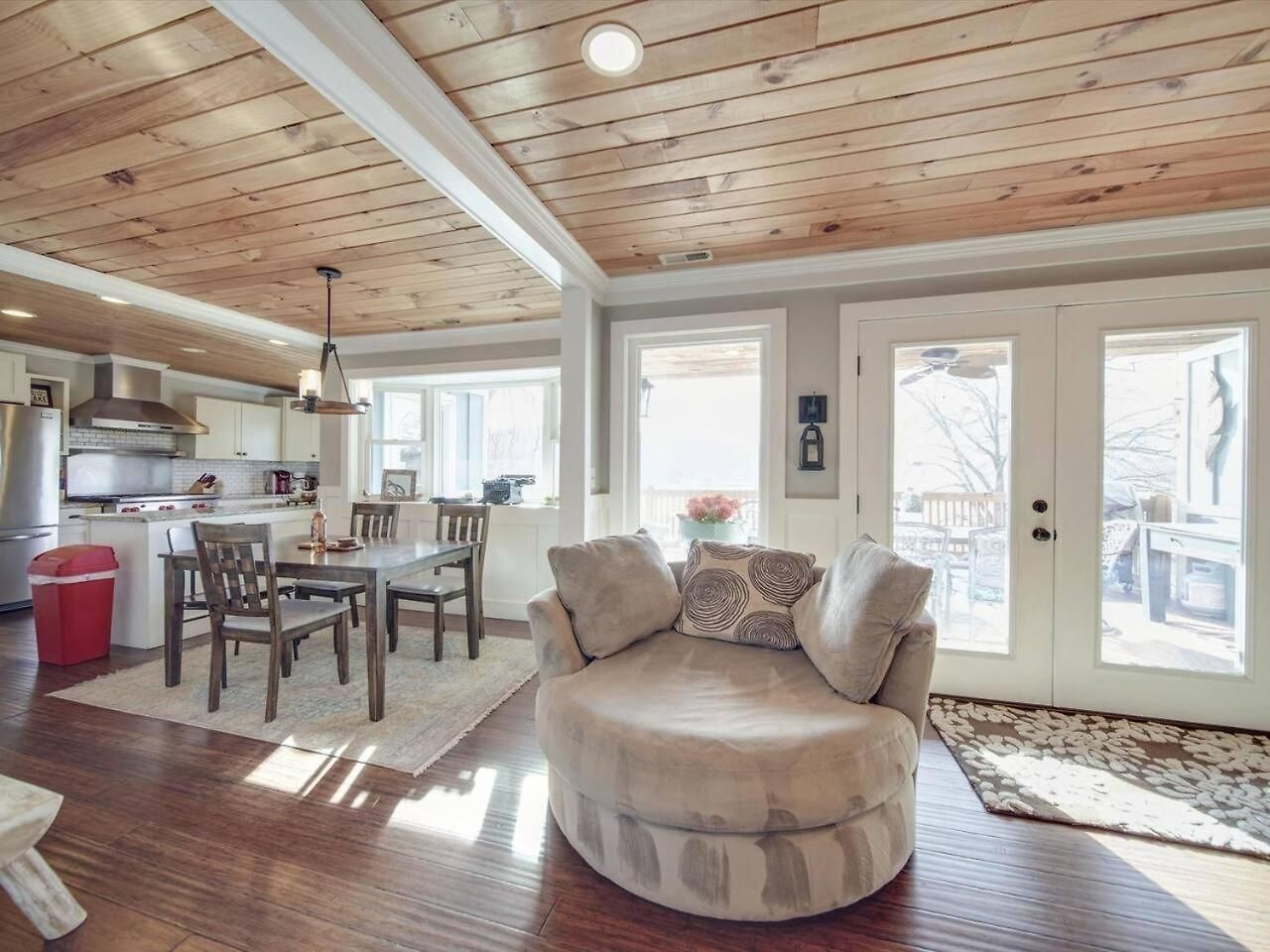 Du - Lakefront Retreat Charlotte