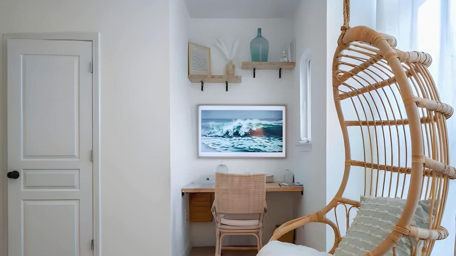 Urban Retreat Walk To Stadiums & Uptown, Including Parking & Gym Holiday home *