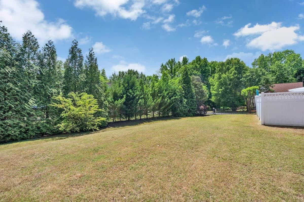 Holiday home King Bed - Hot Tub - Fenced Yard - Near Carowinds