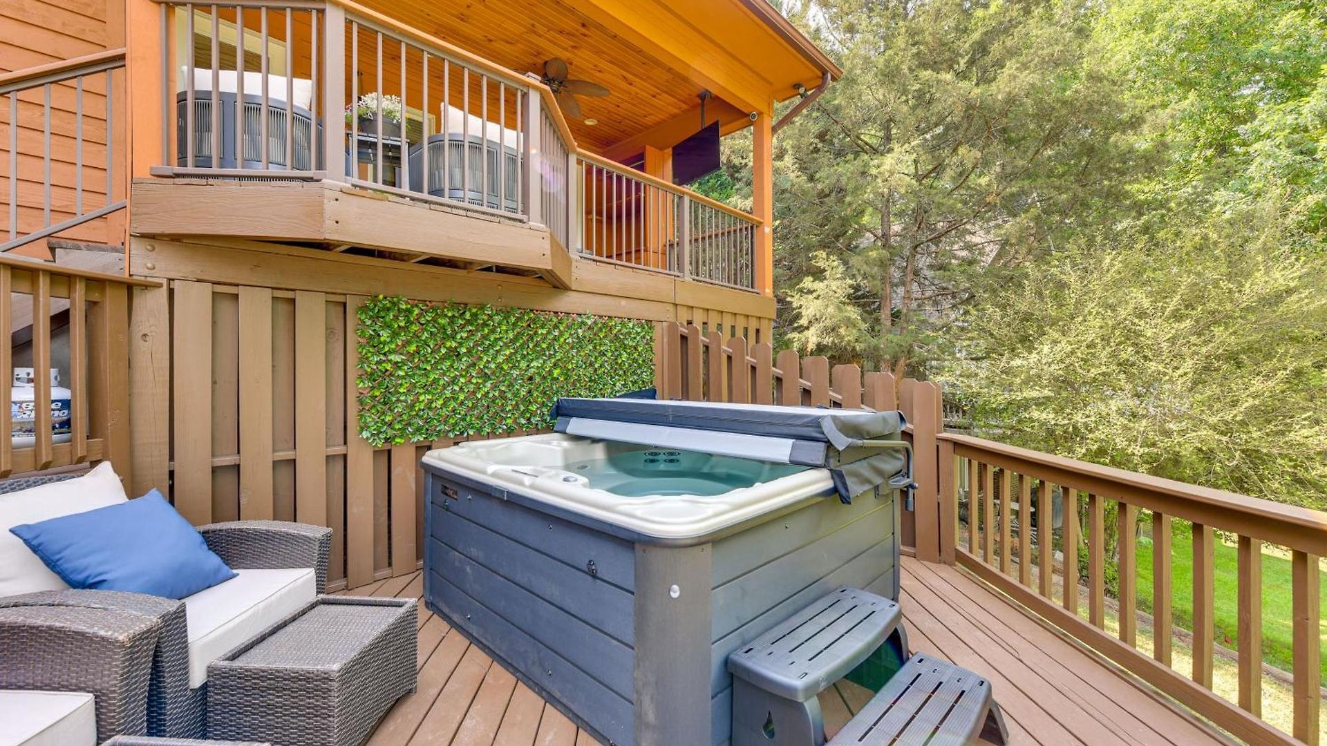 Holiday home Hot Tub, Dock, Game Room! Stunning Wylie *