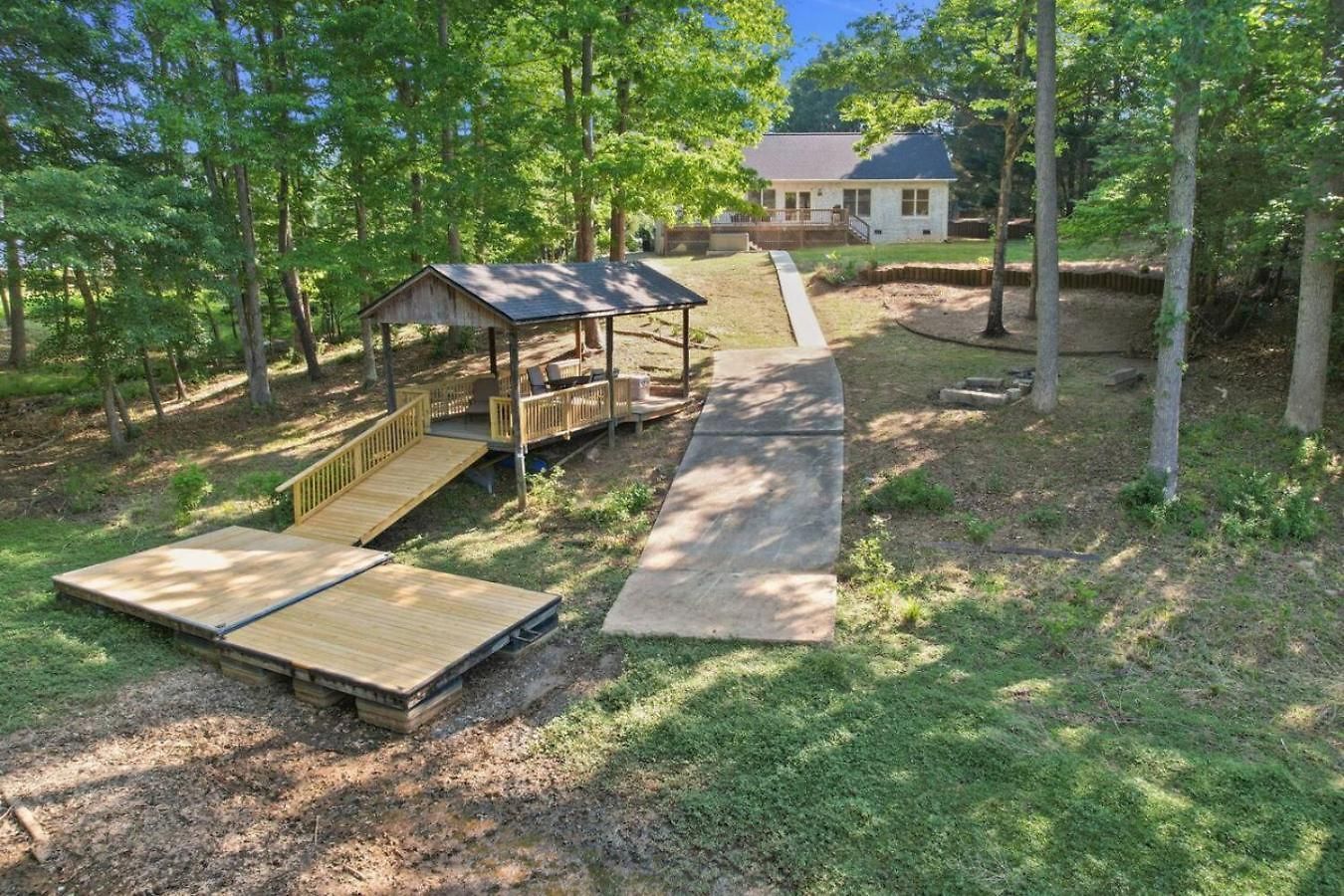 4br Wylie Ollie Private Cove Hot Tub Fire Pit Holiday home