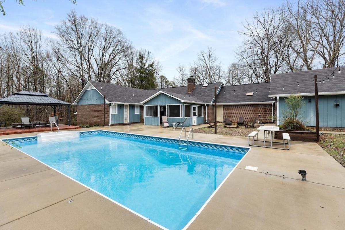 Poolside Paradise In The Heart Of *