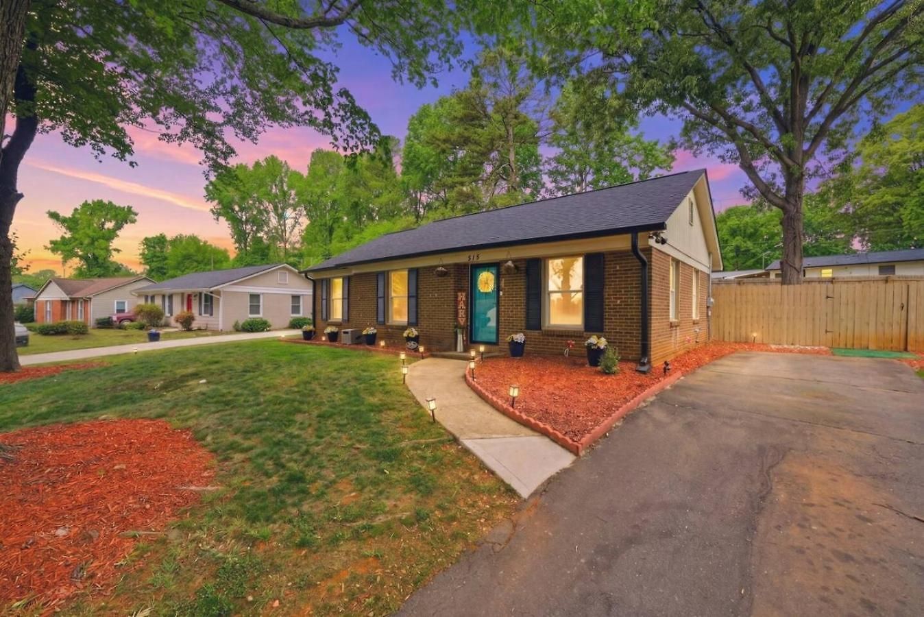 Holiday home Uptown 3br Oasis - Ice Bath, Firepit, Private Yard