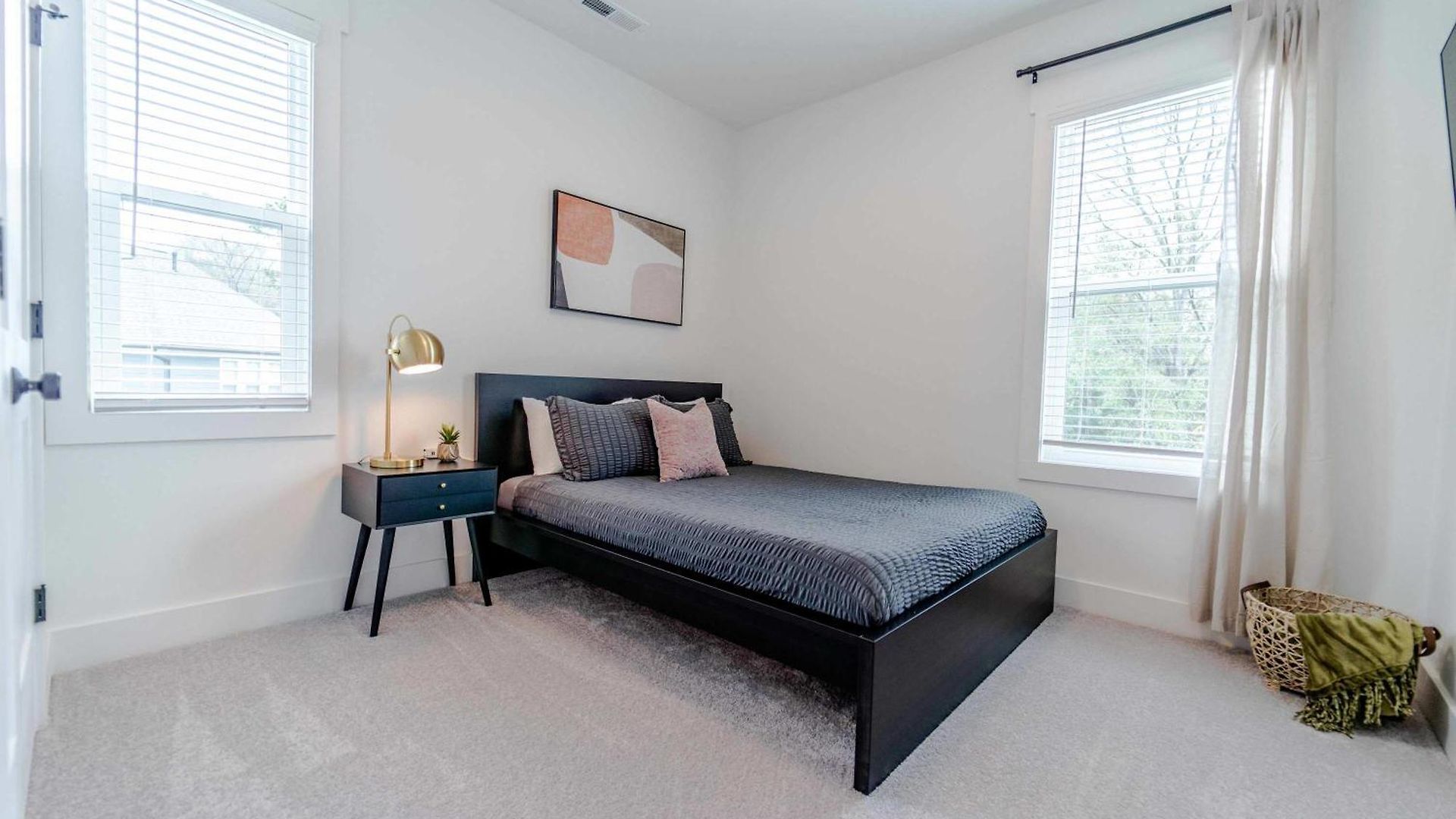 New Listing! 3br With King And Fenced In Yard Holiday home Charlotte