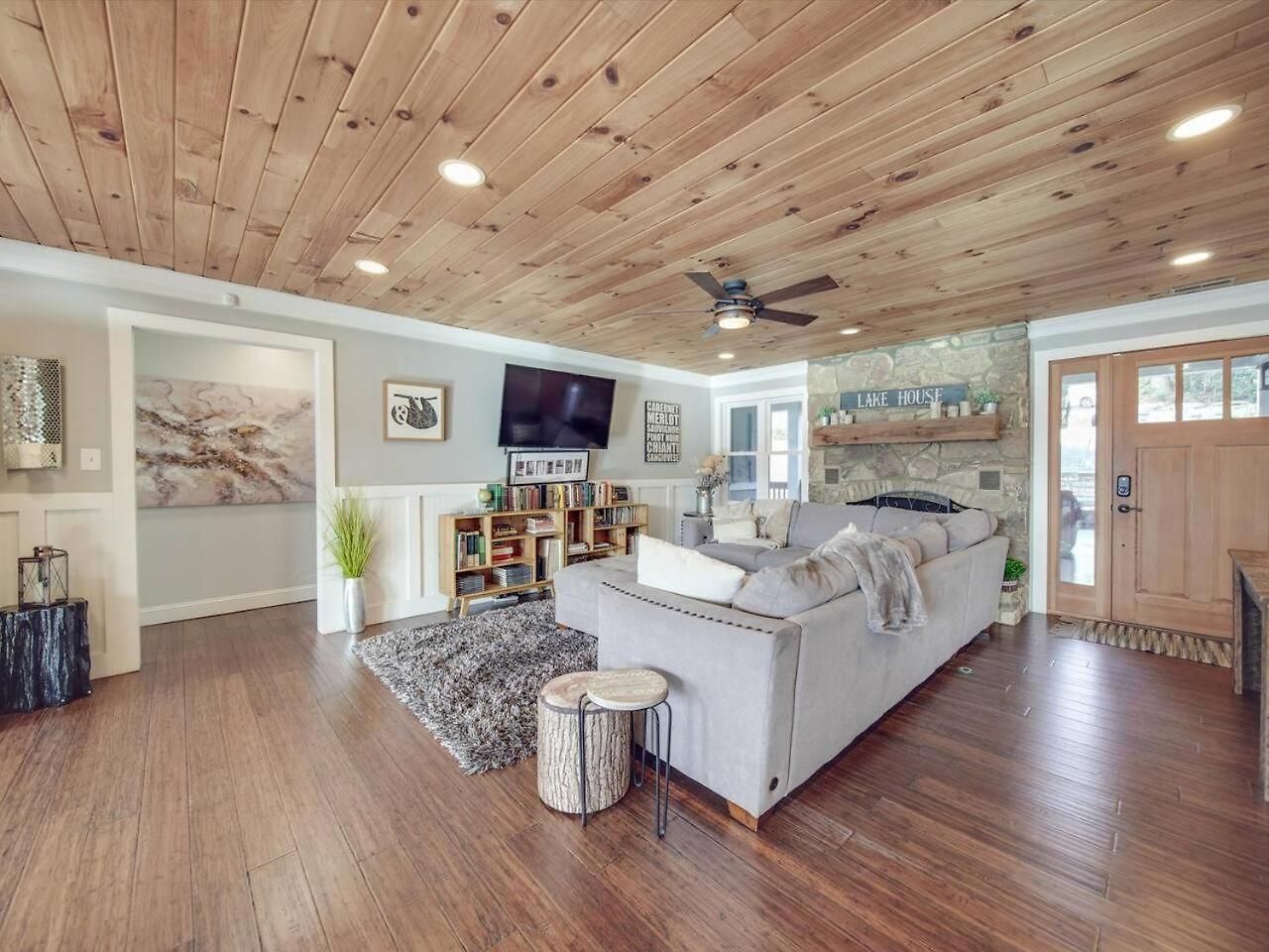 Holiday home Du - Lakefront Retreat *