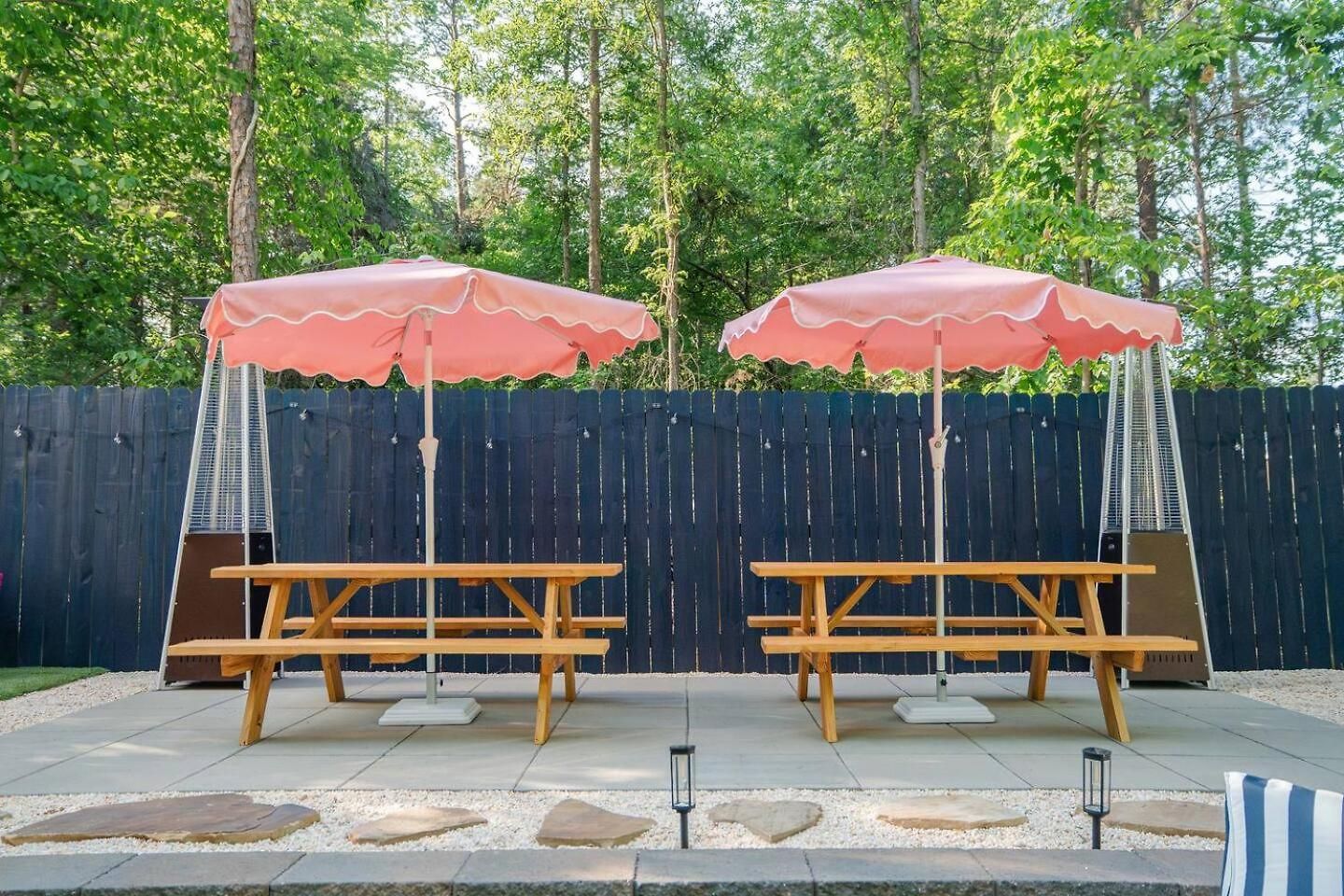 New! Hottub+pickleball+gameroom+movies+golf+games *