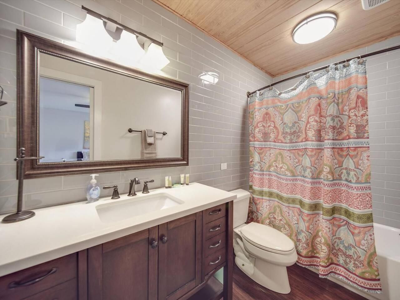 Holiday home Du - Lakefront Retreat Charlotte