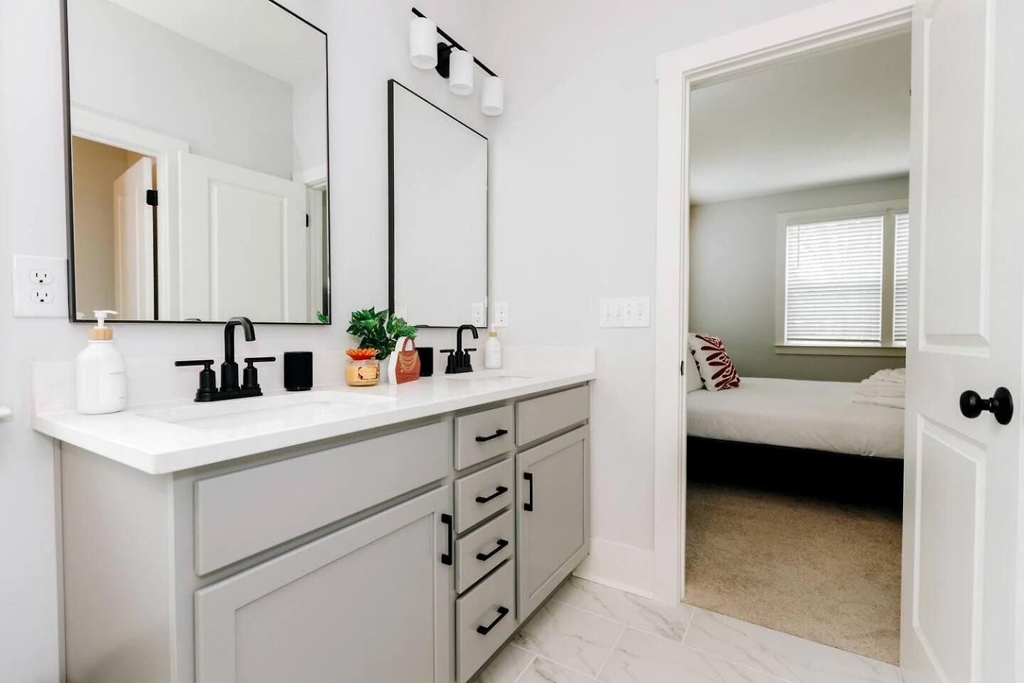 Holiday home Radiant Urban Vacation Sanctuary Near Catawba River In North Carolina *