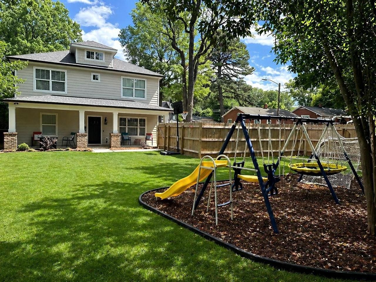 Holiday home Vibrant Urban Vacation Oasis Near Catawba River In North Carolina *