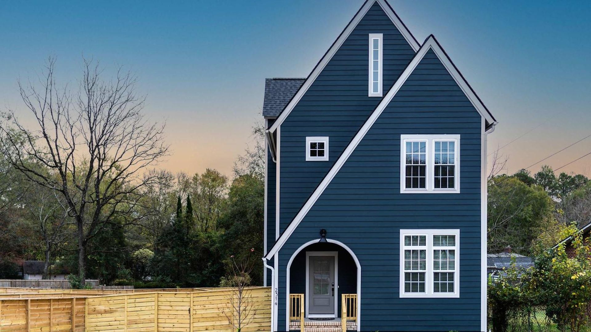New Listing! 3br With King And Fenced In Yard Holiday home Charlotte