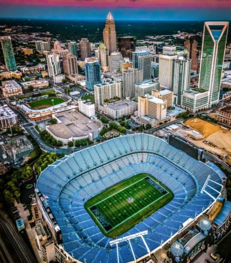 Near Uptown & Minutes To Hospital, Free Wi-fi, Coffee & Gym Holiday home Charlotte