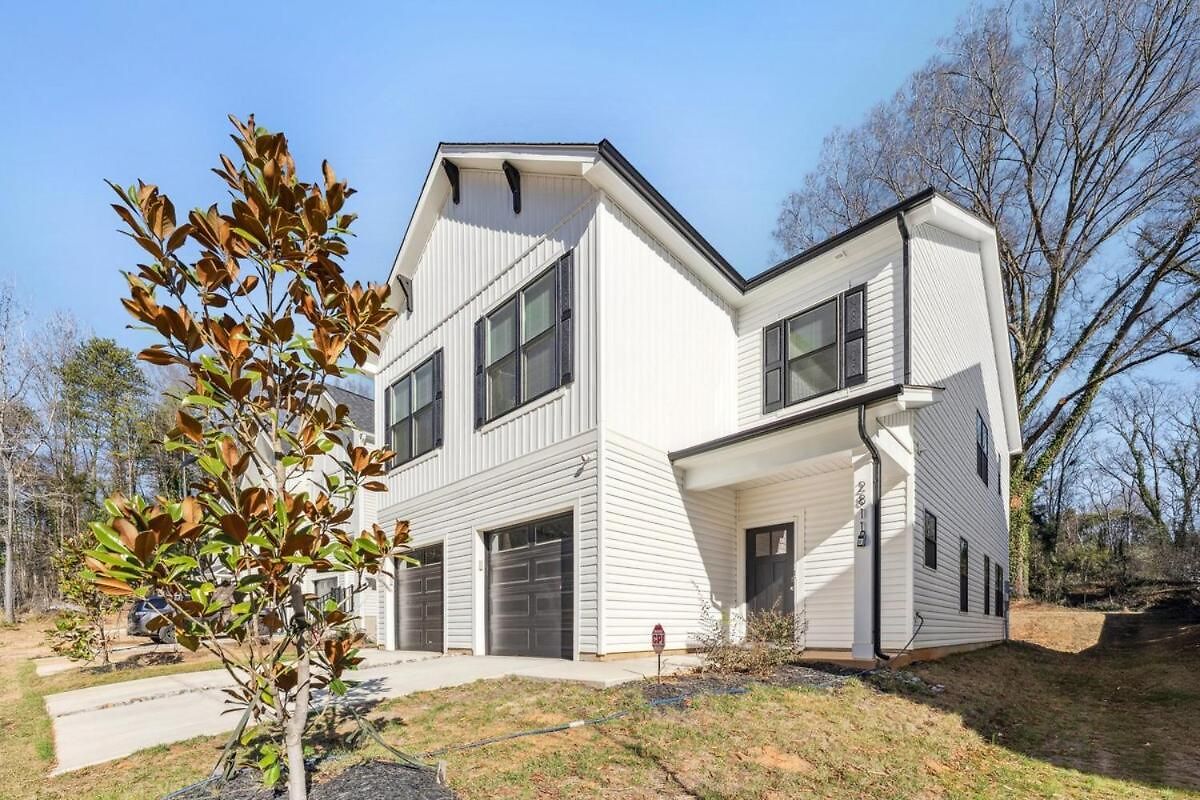 Southern Two Towns Large Group Holiday home Charlotte