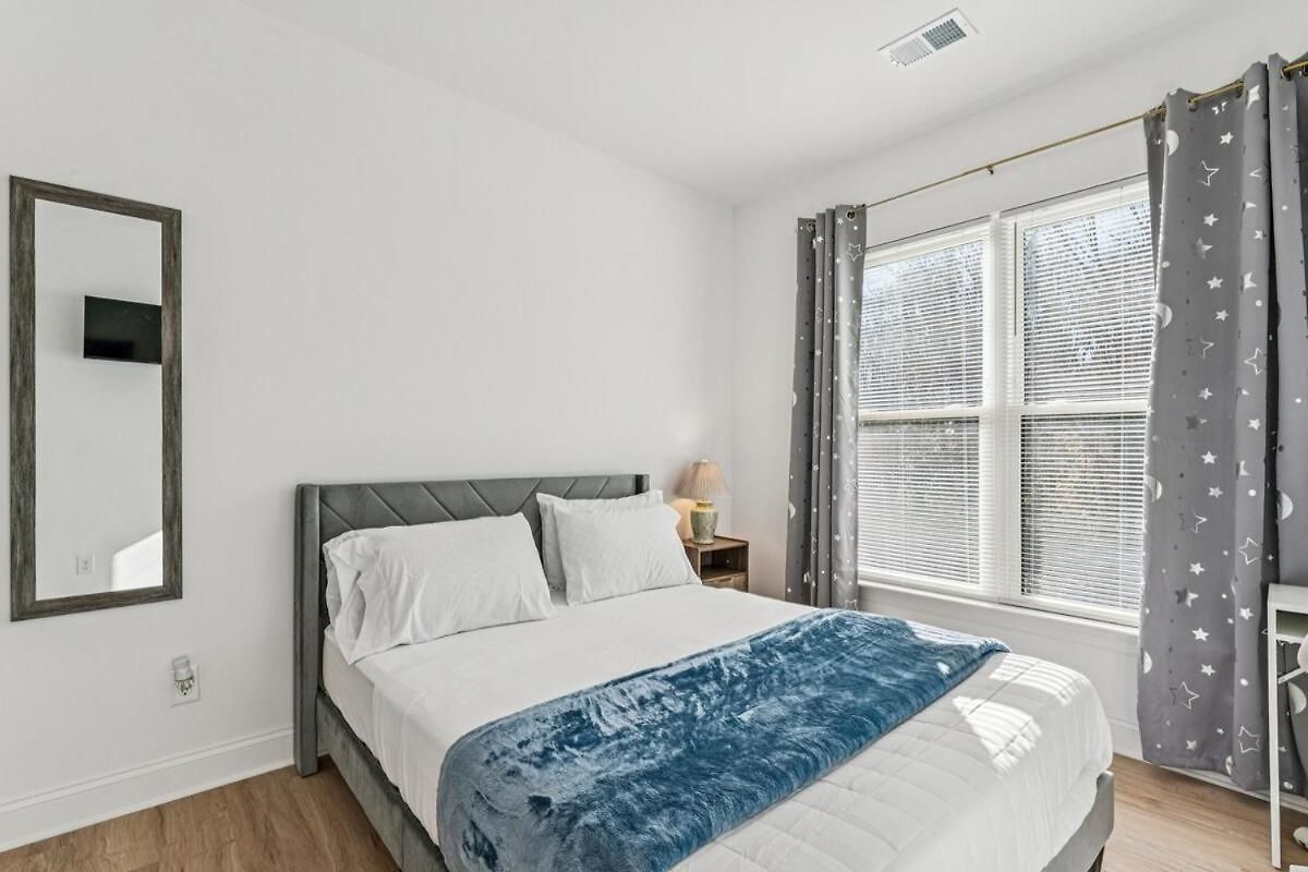 Southern Two Towns Large Group Holiday home *