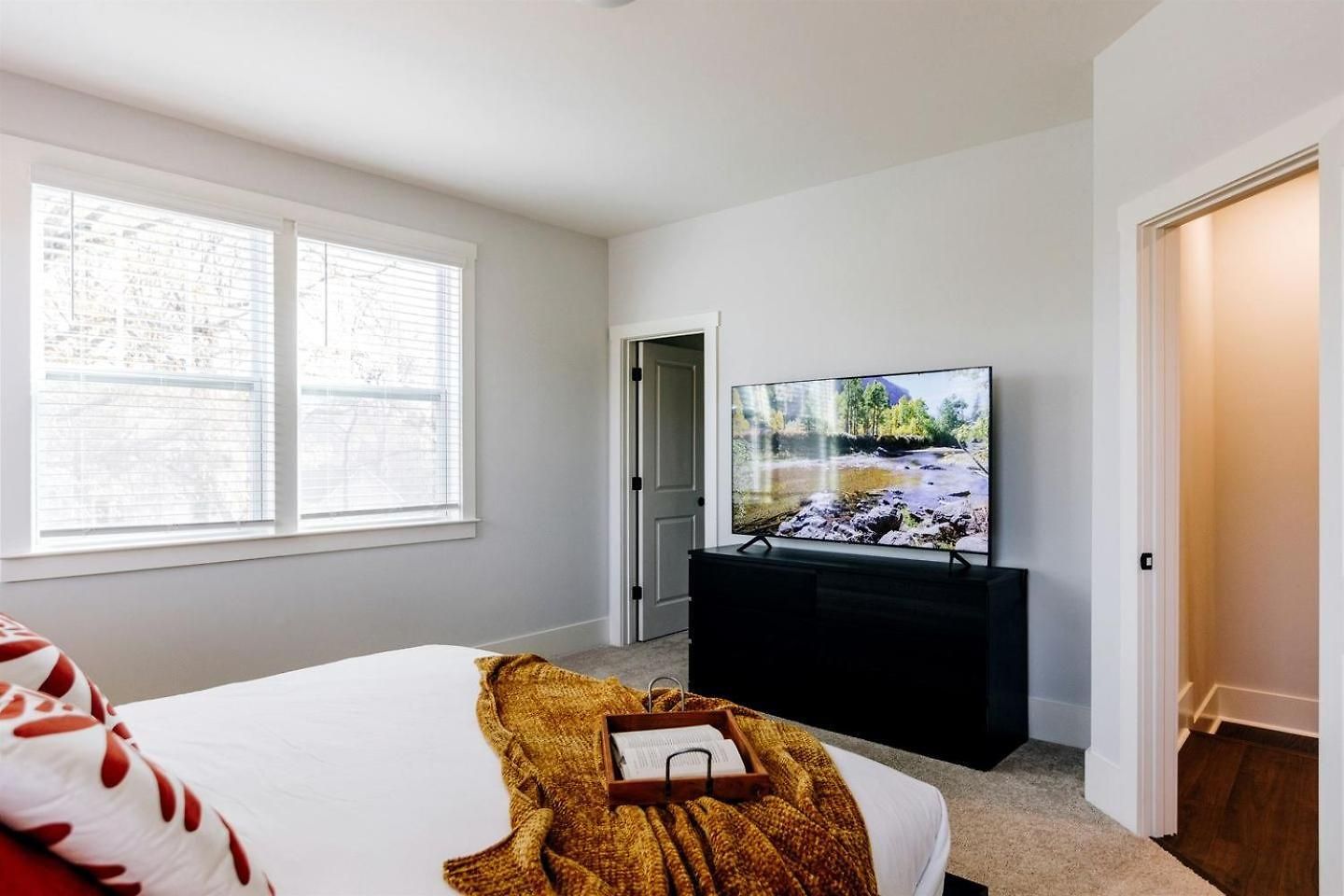 Holiday home Radiant Urban Vacation Sanctuary Near Catawba River In North Carolina