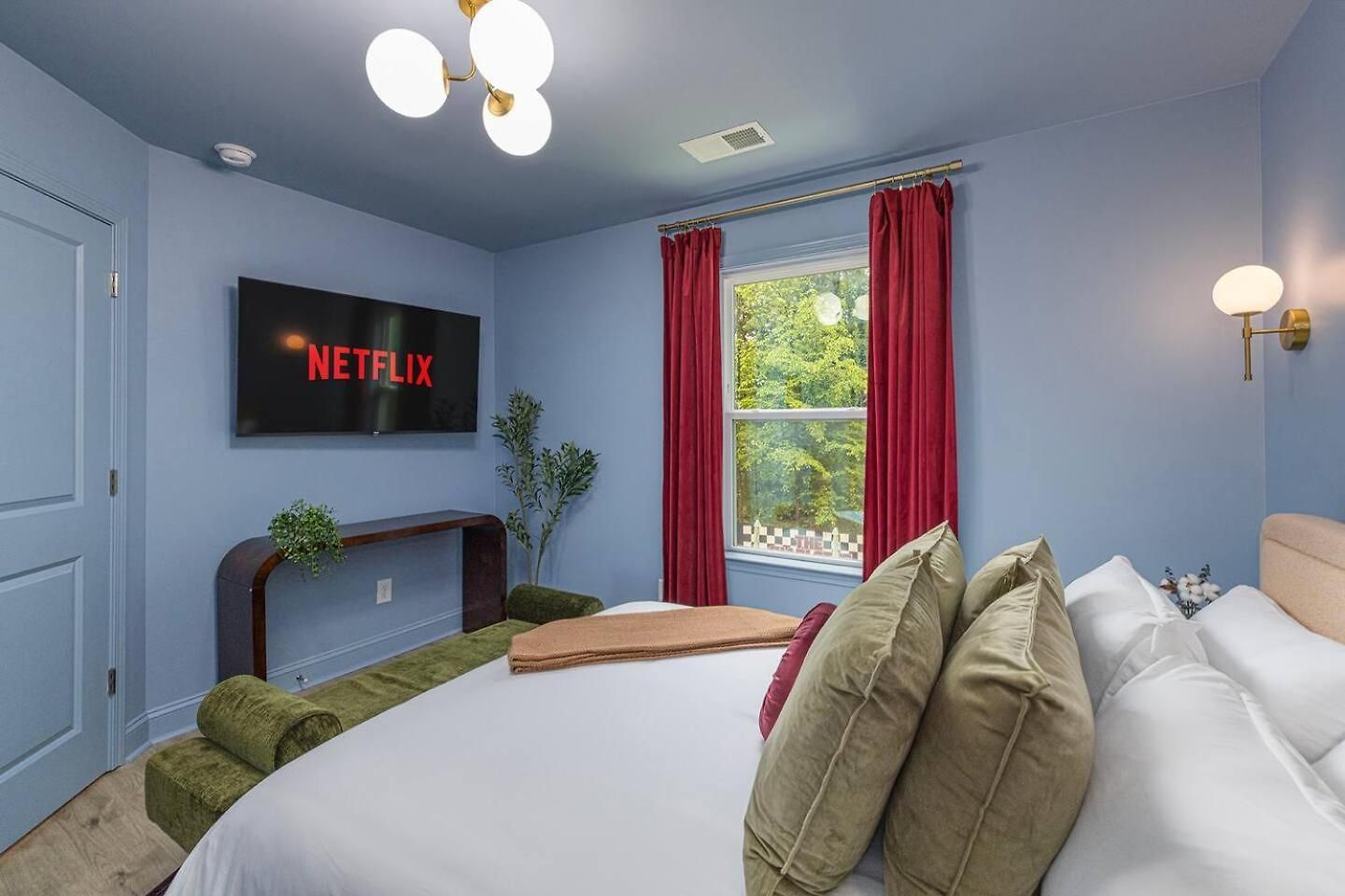 New! Hottub+pickleball+gameroom+movies+golf+games Holiday home Charlotte