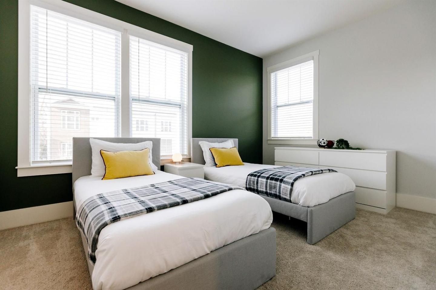 Holiday home Radiant Urban Vacation Sanctuary Near Catawba River In North Carolina Charlotte