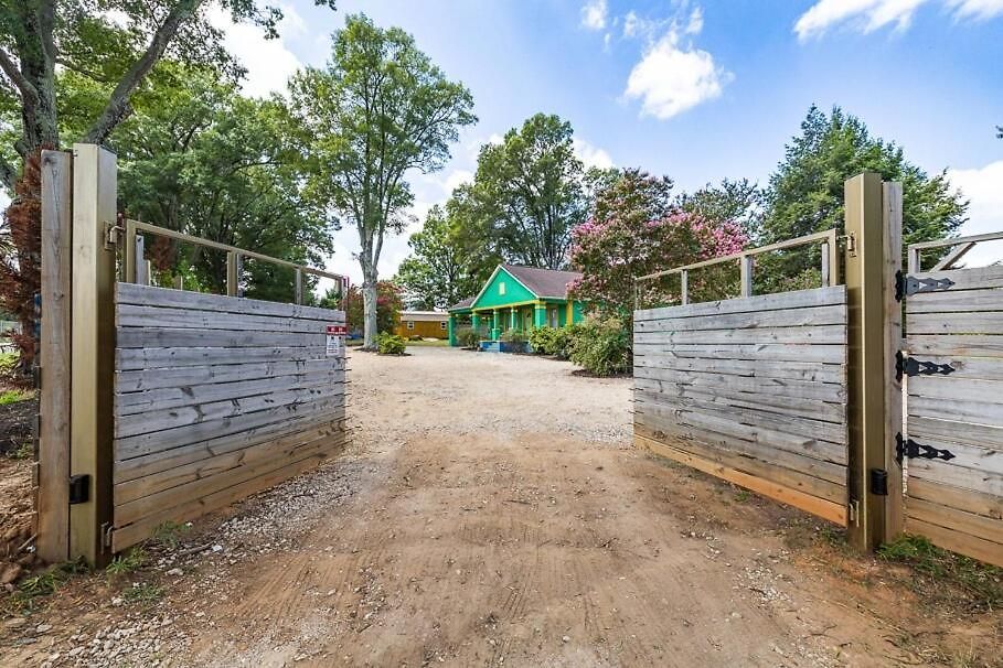 Bohobagh A Vibrant Experience Fully Fenced And Gated For Privacy *