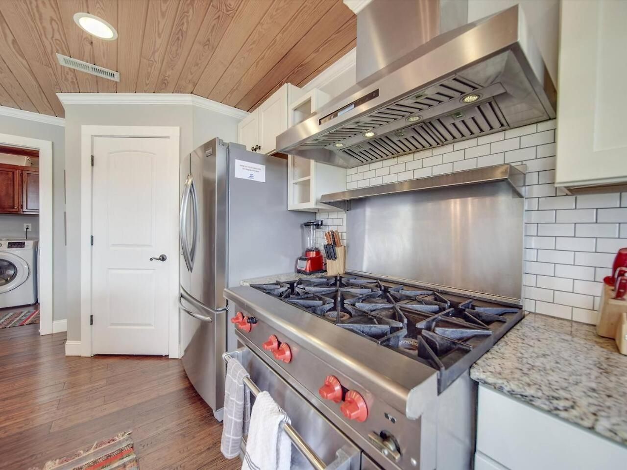 Du - Lakefront Retreat Holiday home *