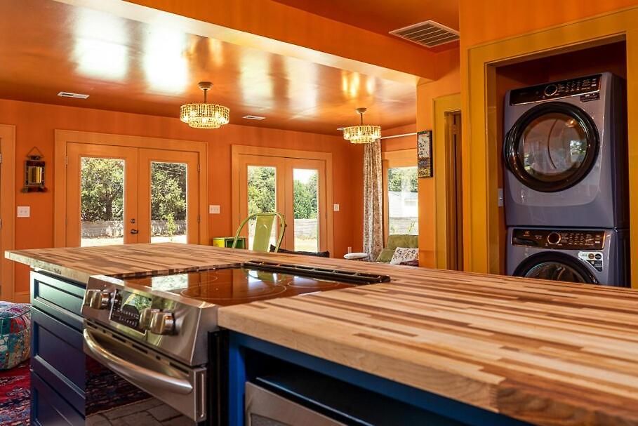 Bohobagh A Vibrant Experience Fully Fenced And Gated For Privacy * Charlotte