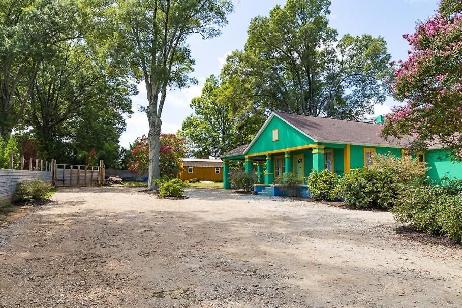 Bohobagh A Vibrant Experience Fully Fenced And Gated For Privacy Charlotte