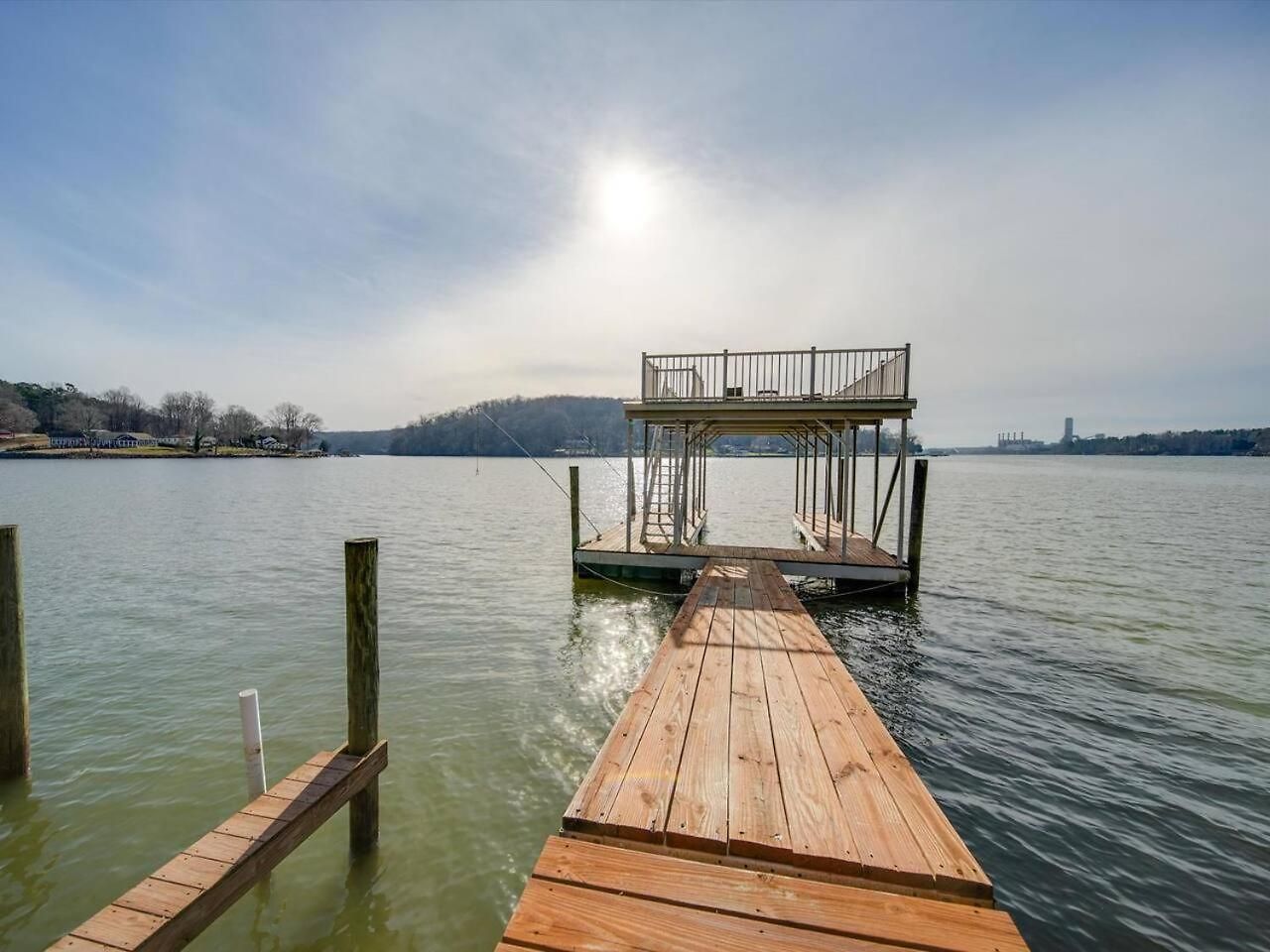 Du - Lakefront Retreat Holiday home