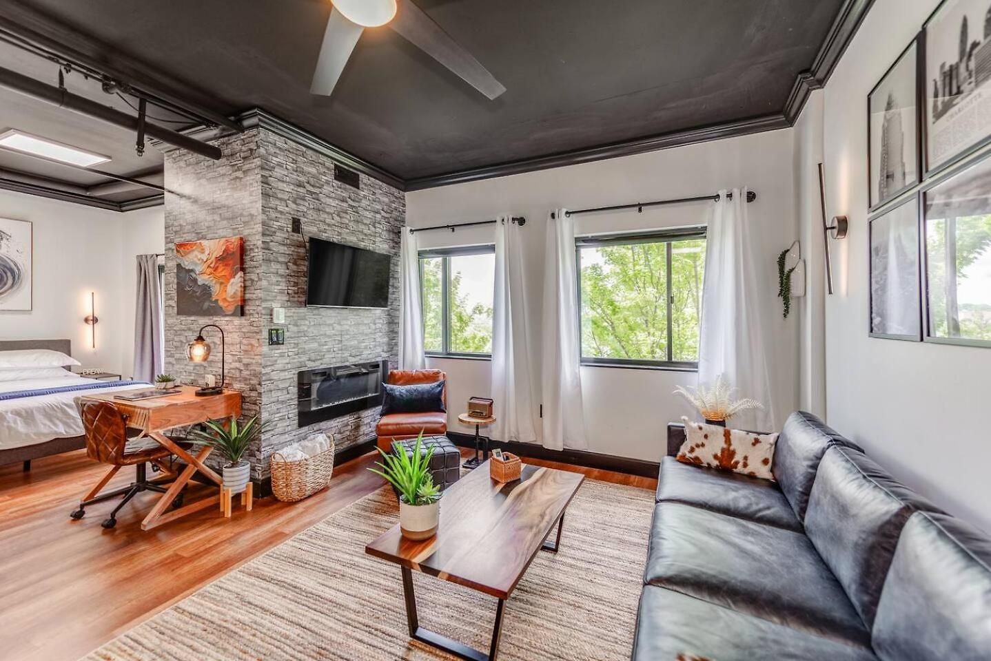 Apartment 4th Ward Industrial In The Heart Of - *