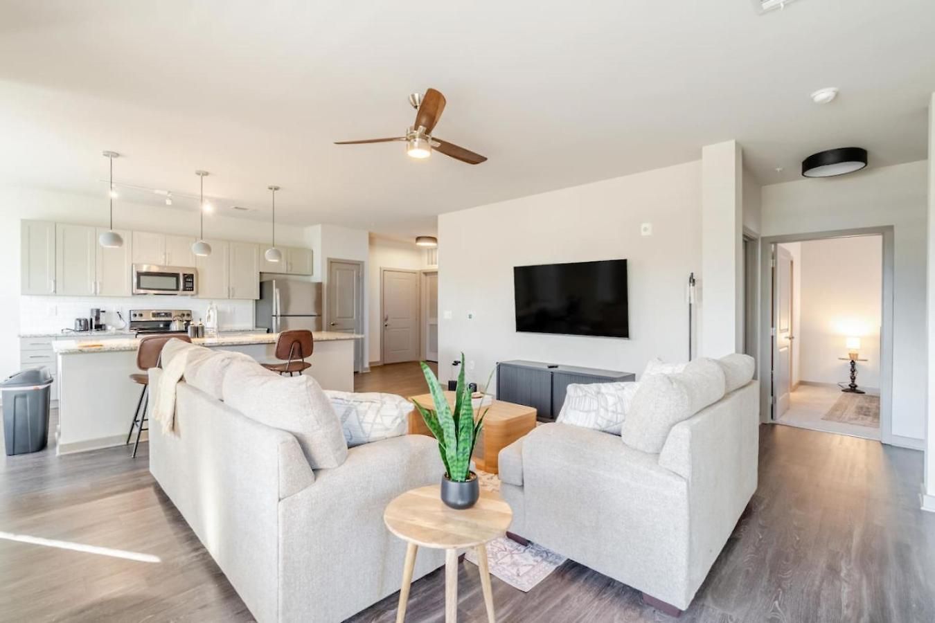 Bright, Cozy 3bd In Heart Of Matthews *