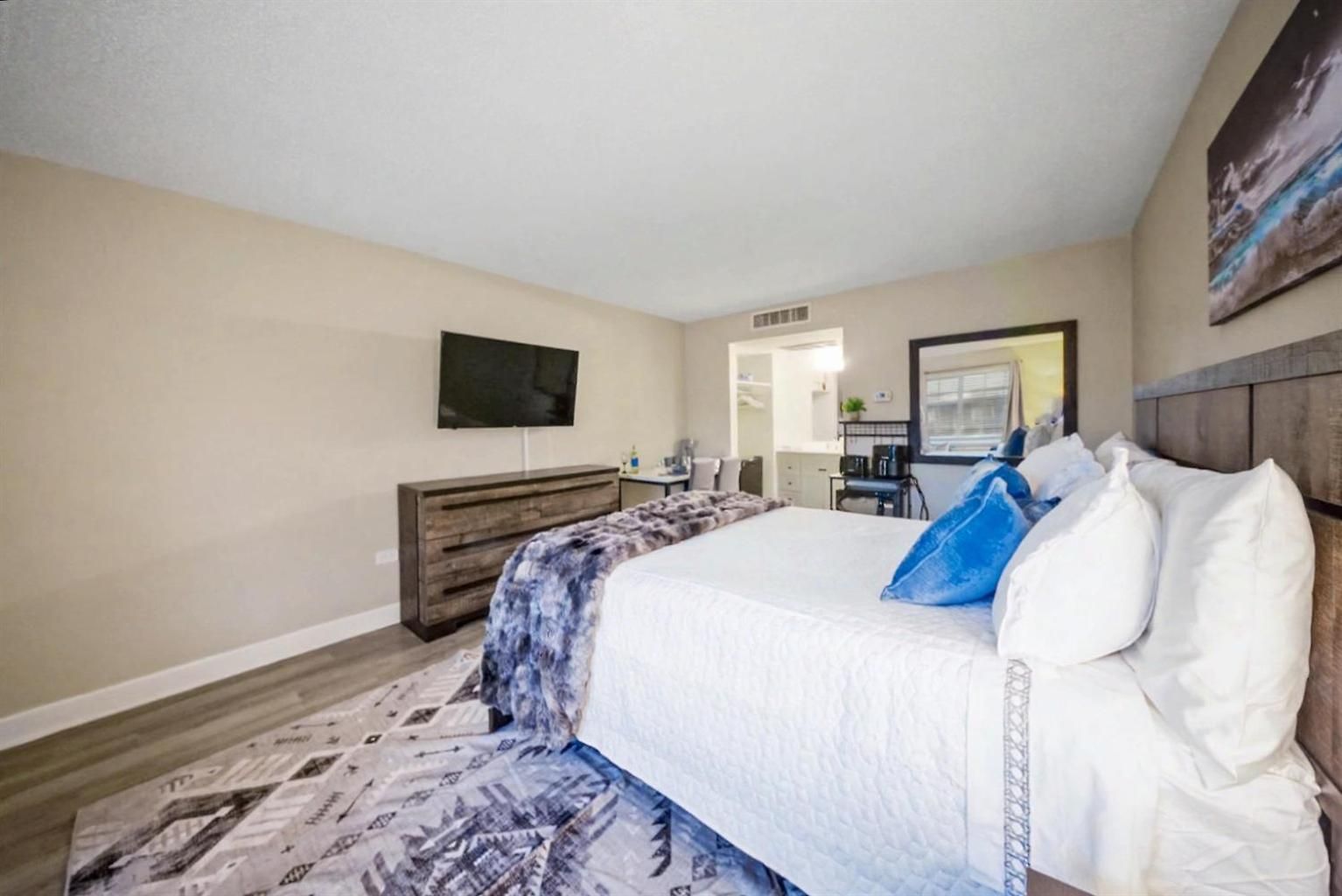 Apartment Mins To Atrium Health & Spectrum Arena Charlotte
