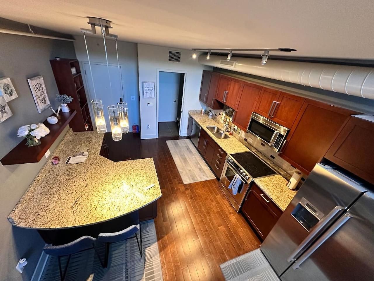 Luxury Furnished 1br In The Heart Of The